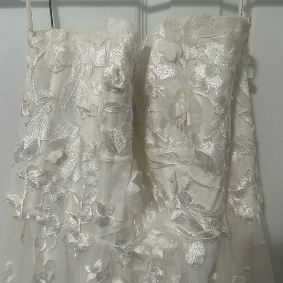 Anthropologie “The Ivy” Ivory Strapless Wedding Dress